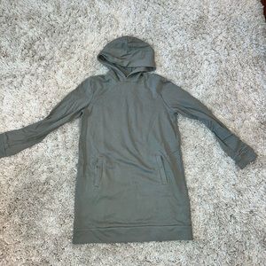 Long styled army green sweatshirt